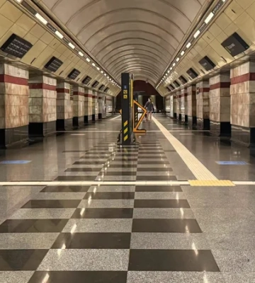 В киевском метро тестируют зонирование платформ во время воздушных тревог и просят не брать с собой палатки