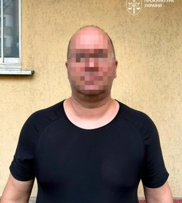 У Києві батьку повідомили про підозру у розбещенні 3-річної доньки та створенні дитячої порнографії