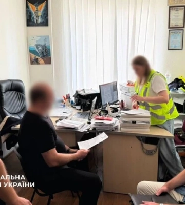 У Києві батьку повідомили про підозру у розбещенні 3-річної доньки та створенні дитячої порнографії