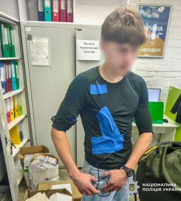 Шпигунське обладнання замість знань: на Рівненщині брати-близнюки допомагали «здавати» іспити на водійські права