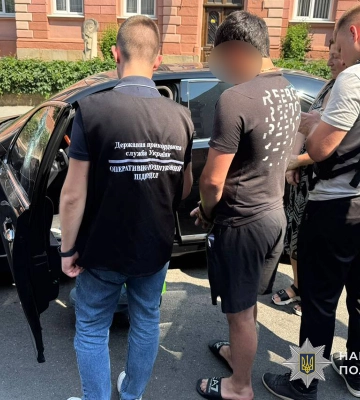 У Тернополі поліція передала до суду сраву чергового переправника ухилянтів через кордон. ФОТО