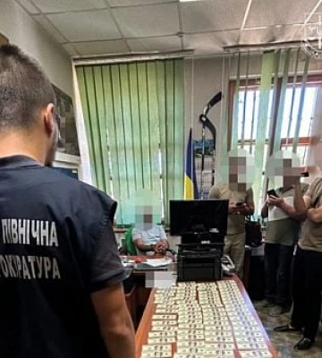 Продавал гуманитарные автомобили: в Кривом Роге задержали работника благотворительной организации
