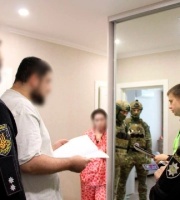 У Києві шахрайський кол-центр виманив ₴8,4 мільйона в іноземців - поліція