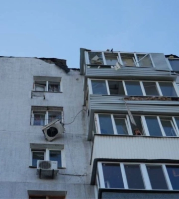 Атака на Запорожье 6 августа: российский дрон попал в жилой район, есть раненые