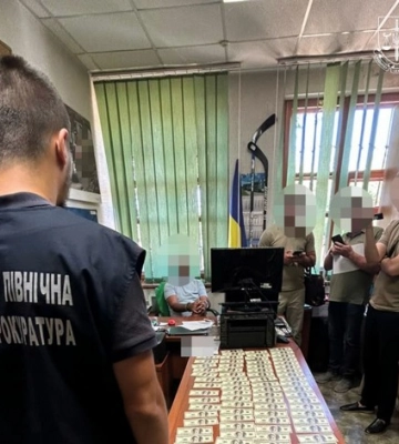 У Кривому Розі затримано співробітника благодійної організації, який продавав автомобілі, ввезені як гуманітарна допомога