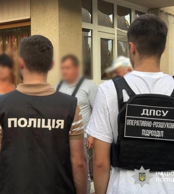 До 32000$ за переправлення через кордон: на Закарпатті викрили групу зловмисників