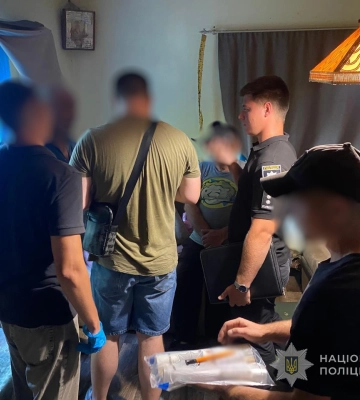Поліція виявила понад сотню кущів конопель на дачі одесита