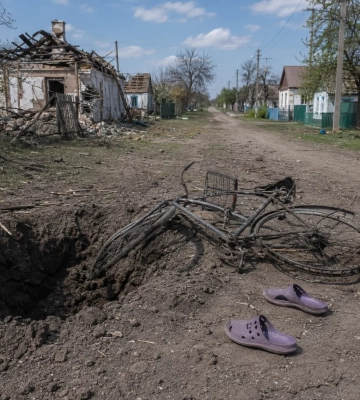 Літня жінка на смерть підірвалася на російській міні на Харківщині