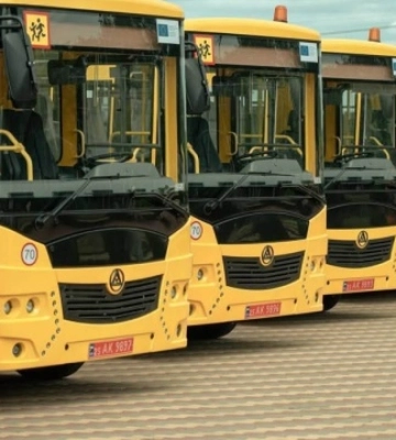 Громади Київщини отримали нові шкільні автобуси