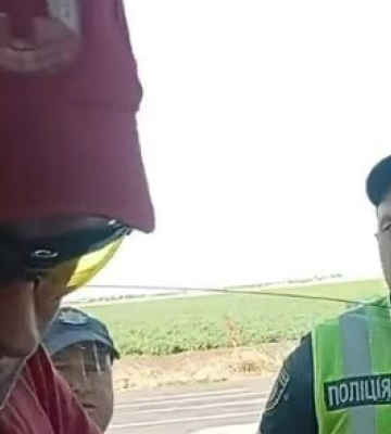 Водителя "Красного Креста" доставили в ТЦК во время эвакуации семей из Херсона: ведется расследование