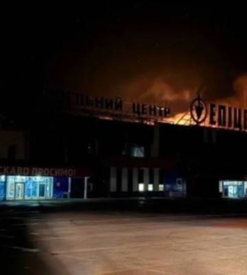 Россияне атаковали торговый центр и промышленное предприятие в Запорожье