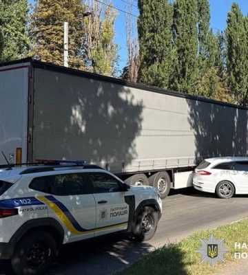 На Полтавщині внаслідок ДТП постраждав та потрапив до лікарні молодий водій легковика