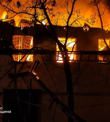 На Одещині після атаки дронів спалахнула взуттєва фабрика