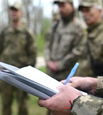 В Черновцах водителя маршрутки мобилизовали после оскорбления военных