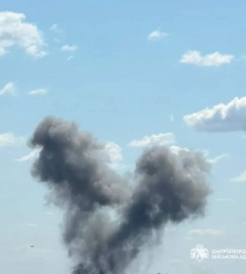 Війська РФ атакували три райони Дніпропетровщини БпЛА, артилерією та авіабомбою: які наслідки