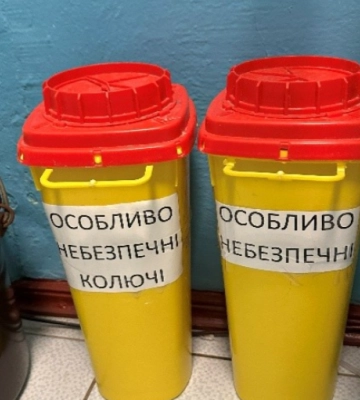 «Клітки» у маніпуляційній та відсутність ліків: фахівці перевірили медичну частину на Черкащині, де лікують ув’язнених (ФОТО)