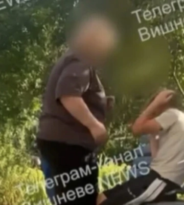 На Київщині жінка побила 11-річного хлопчика через зірвану квітку