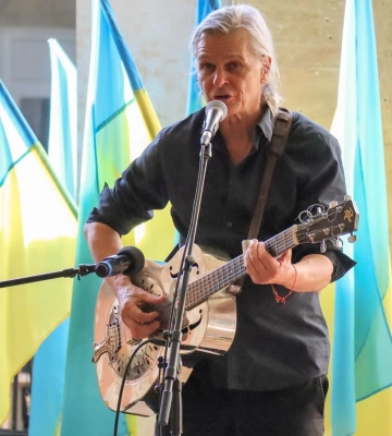 У Новояворівську легенда блюзу Роберт Лайтхауз виступив для ветеранів