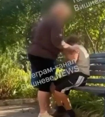 Поліція Київщини розслідує обставини побиття хлопчика, який зірвав квітку з клумби