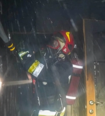 У Львові у багатоповерхівці через вибух акумулятора сталася пожежа та руйнування