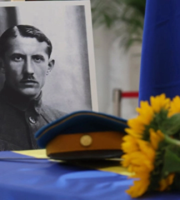 У Києві провели заупокійну службу по Євгену Коновальцю