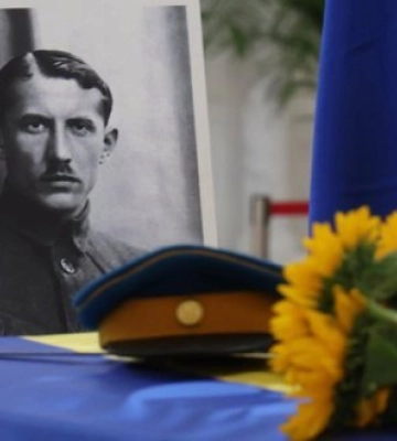 Відео: У Києві провели заупокійну службу по полковнику армії УНР Євгену Коновальцю