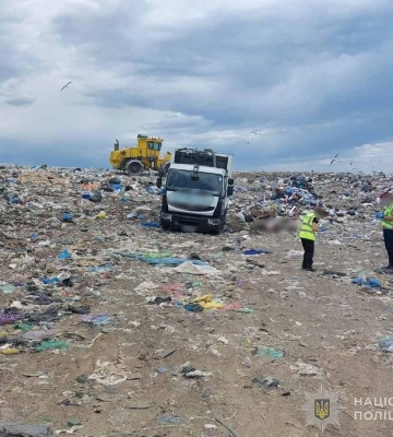На полігоні біля Луцька сміттєвоз переїхав чоловіка: як покарали водія