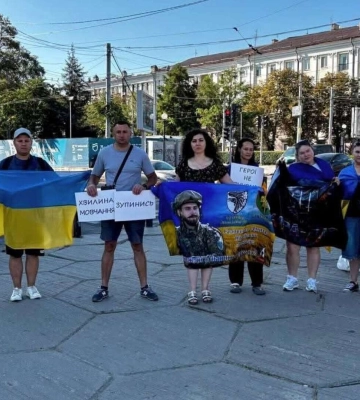 Внаслідок стрілянини у центрі Дніпра є постраждалі: нові подробиці від поліції
