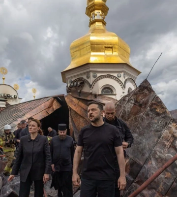 Зеленский подписал указ о мерах по защите национальных святынь Украины