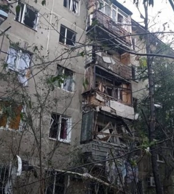 Ворог ударив по Білгороду-Дністровському: поранено людину, постраждали багатоповерхівки. ФОТОрепортаж