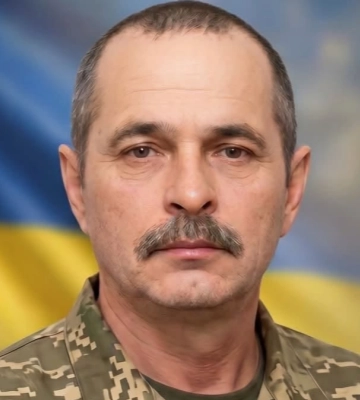 До рідного дому на Волинь «на щиті» повертається загиблий воїн Микола Семенюк. Просять гідно зустріти