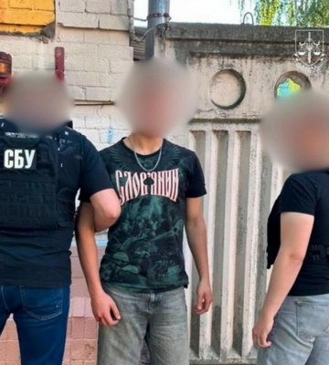 У Києві затримали чоловіка, який за гроші збирав для росіян інформацію про підприємство, де зберігали дрони