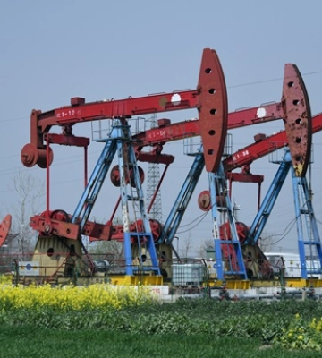 Ціни на нафту падають через переговори Ірану та Оману
