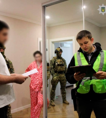 Поліція Києва викрила шахрайський сall-центр, який ошукав іноземців на майже 9 млн грн