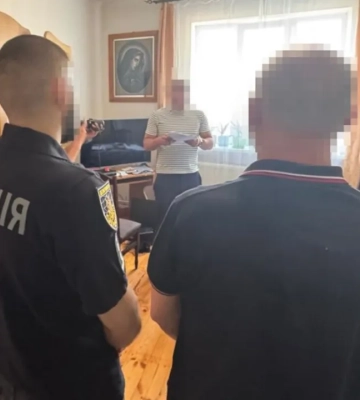 Во Львовской области приемного отца подозревают в изнасиловании 14-летней дочери