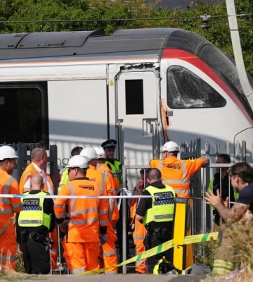 Через аномальну спеку в Англії за добу з рейок зійшли два потяги