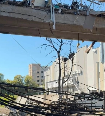 Унаслідок обстрілу росіян у Києві пошкоджено офіс видавництва “Наш Формат”