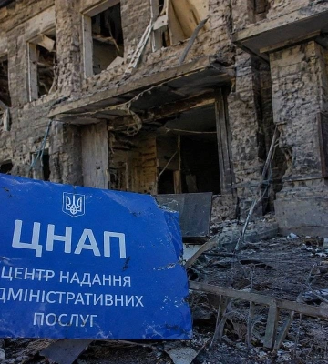 У Снігурівці після атаки зруйновано будівлю ЦНАП: оригінали документів громадян врятували