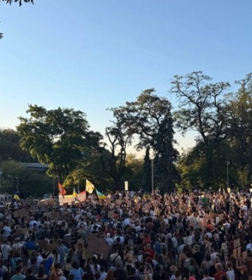 В Киеве участники шествия за возвращение Михаила Федорова передали петицию в Офис президента
