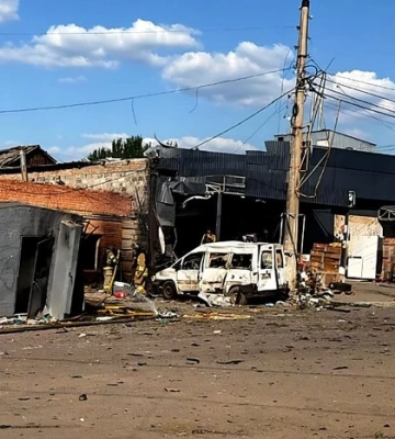Росіяни вдарили у відділення Нової пошти, є жертви