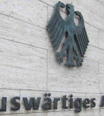 Німці прогнозують обстріл до свята, Румунія збила дрон, Трамп хоче забрати Ормуз: все за вихідні