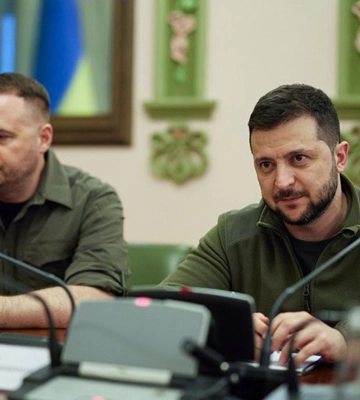 Зеленский до сих пор общается с Ермаком? Что говорят в окружении президента