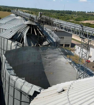 РФ завдала ракетного удару по елеватору відомого агрохолдингу: підприємство повністю зупинило роботу