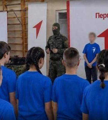 У ГУР назвали причетних до мілітаризації дітей на ТОТ