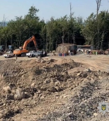 На Закарпатті депутат облради підозрюється у незаконному видобутку андезиту