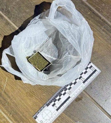 На Львівщині викрили чоловіка, який, ймовірно, збував канабіс наркозалежним