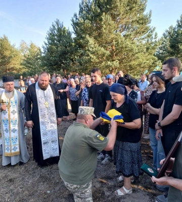 Громада на Волині попрощалася одразу з двома Героями: в останню путь провели Юрія Джуля та Василя Шилюка