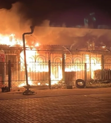 В Славянске загорелся рынок: спасатели тушили пожар на площади 2 000 кв. м. ФОТО