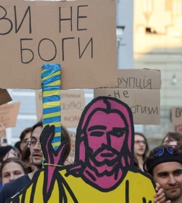 В политической жизни произошло сразу два события: почему это сигнал Зеленского