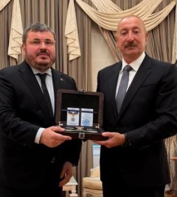 Посол України вручив Алієву посвідчення «Почесного громадянина міста Ірпінь»